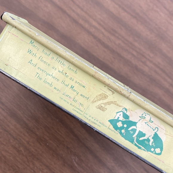 1946 Vintage Mary Had a Little Lamb Tin Box. Made in England. Nursery Rhymes - Picture 3 of 13